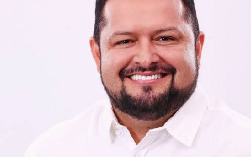 Escândalo: prefeito Toco Santana é multado por descumprir obrigações previdenciárias em Borba