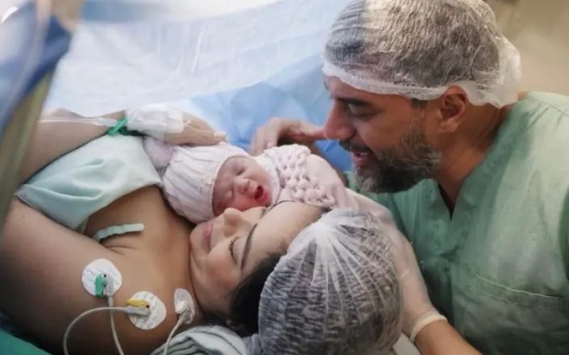 Wilson Lima anuncia nascimento do quarto filho: “Helena chegou”