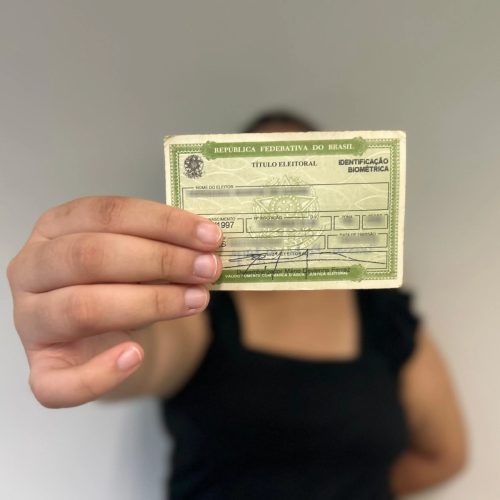 Eleitor que perdeu prazo do título ainda pode resolver pendências; veja o que fazer no AM