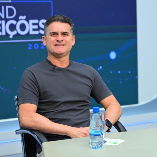 David Almeida rebate pesquisas, critica “experimentos políticos” e diz que Amazonas precisa de gestão