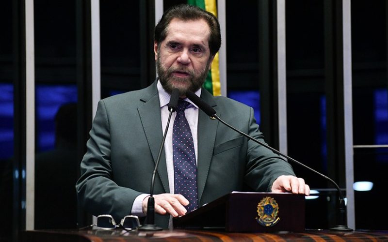 Plínio Valério arrasta multidão durante Festa do Divino e reforça apoio popular em Uarini no Amazonas