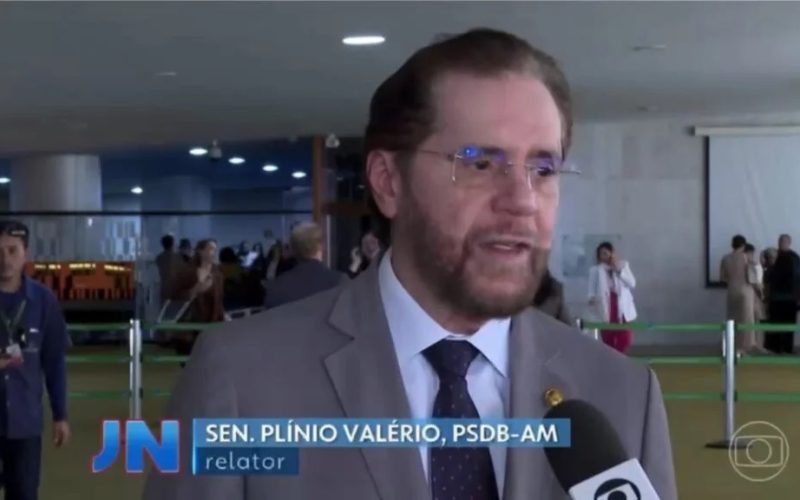 Jornal Nacional destaca aprovação de relatório de Plínio Valério que garante gratuidade do PIX e fortalece autonomia do Banco Central