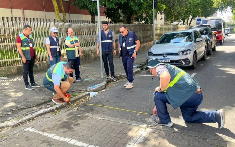 Controladoria e Ageman realizam vistoria no serviço Zona Azul no Centro de Manaus