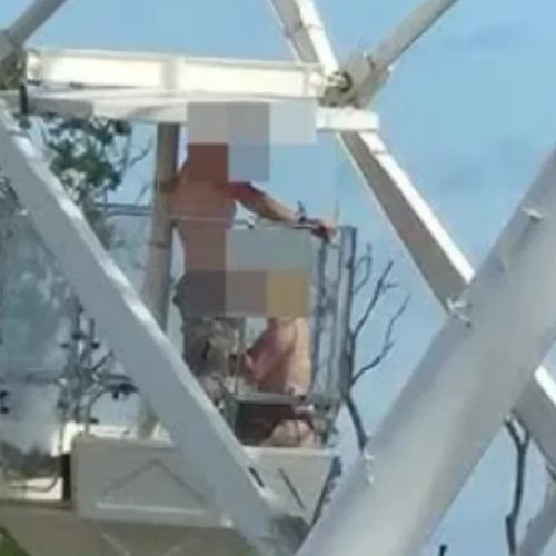 Casal é flagrado fazendo sexo em roda-gigante durante festival