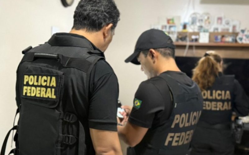 PF cumpre mandados em Manaus contra empresa investigada por fraude em contratos públicos em Rondônia