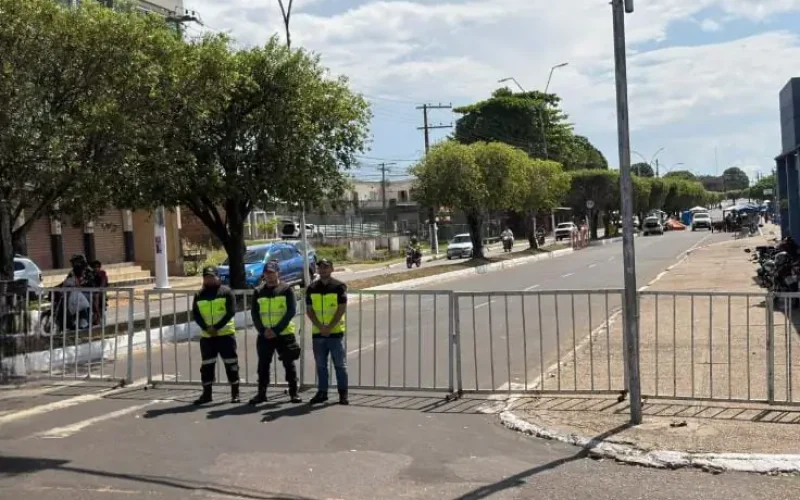 INTRANS reforça fiscalização e orienta motoristas durante festival no Parque do Ingá, em Manacapuru