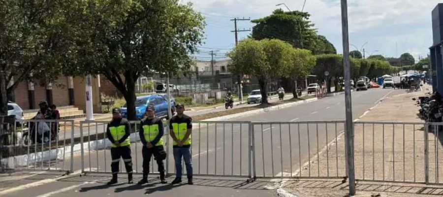 INTRANS reforça fiscalização e orienta motoristas durante festival no Parque do Ingá, em Manacapuru