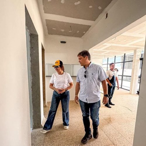PREFEITA VALCILÉIA MACIEL E SECRETÁRIO DE INFRAESTRUTURA, ENG. CIVIL CLÉBER DE OLIVEIRA, ACOMPANHAM DE PERTO AÇÕES DE DRENAGEM PLUVIAL NO DUQUE DE CAXIAS.