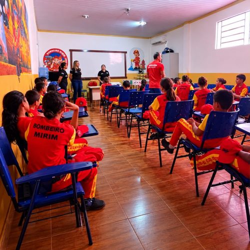 IMTRANS PROMOVE PALESTRA DE EDUCAÇÃO NO TRÂNSITO PARA ALUNOS DO PROEBOM.