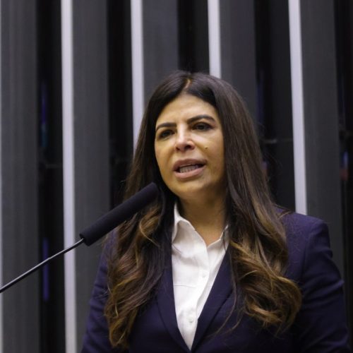 Antônia Lúcia Acusa Silas Câmara de Tortura Psicológica por Posições Sexuais