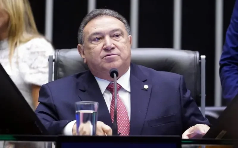 Eleição de domingo pode escrever novo capítulo na história de Átila Lins