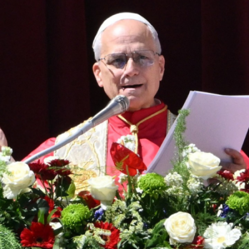Papa pede paz no Oriente Médio em primeira bênção de Páscoa