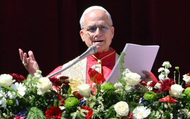 Papa pede paz no Oriente Médio em primeira bênção de Páscoa
