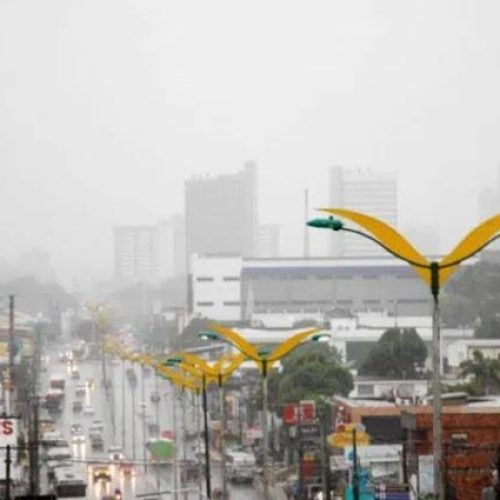 Calor não dá trégua e chuva pode surpreender amazonenses nesta terça-feira