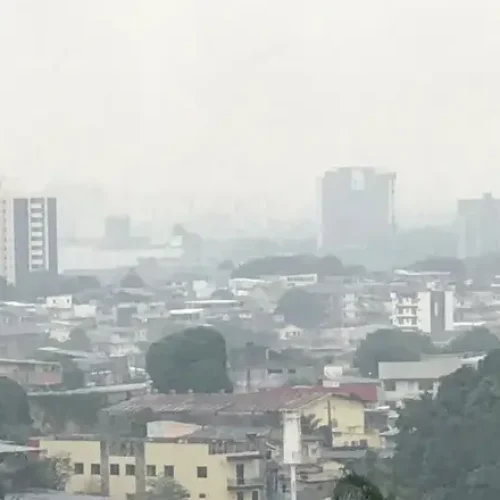 Qualidade do ar fica crítica e UFAM e IFAM suspendem aulas presenciais em Manaus