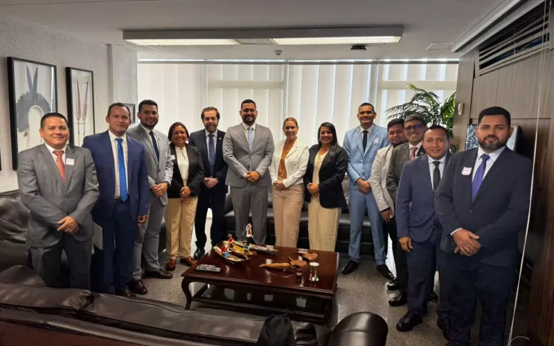 Plínio articula reeleição e garante apoio do grupo político de Boa Vista de Ramos